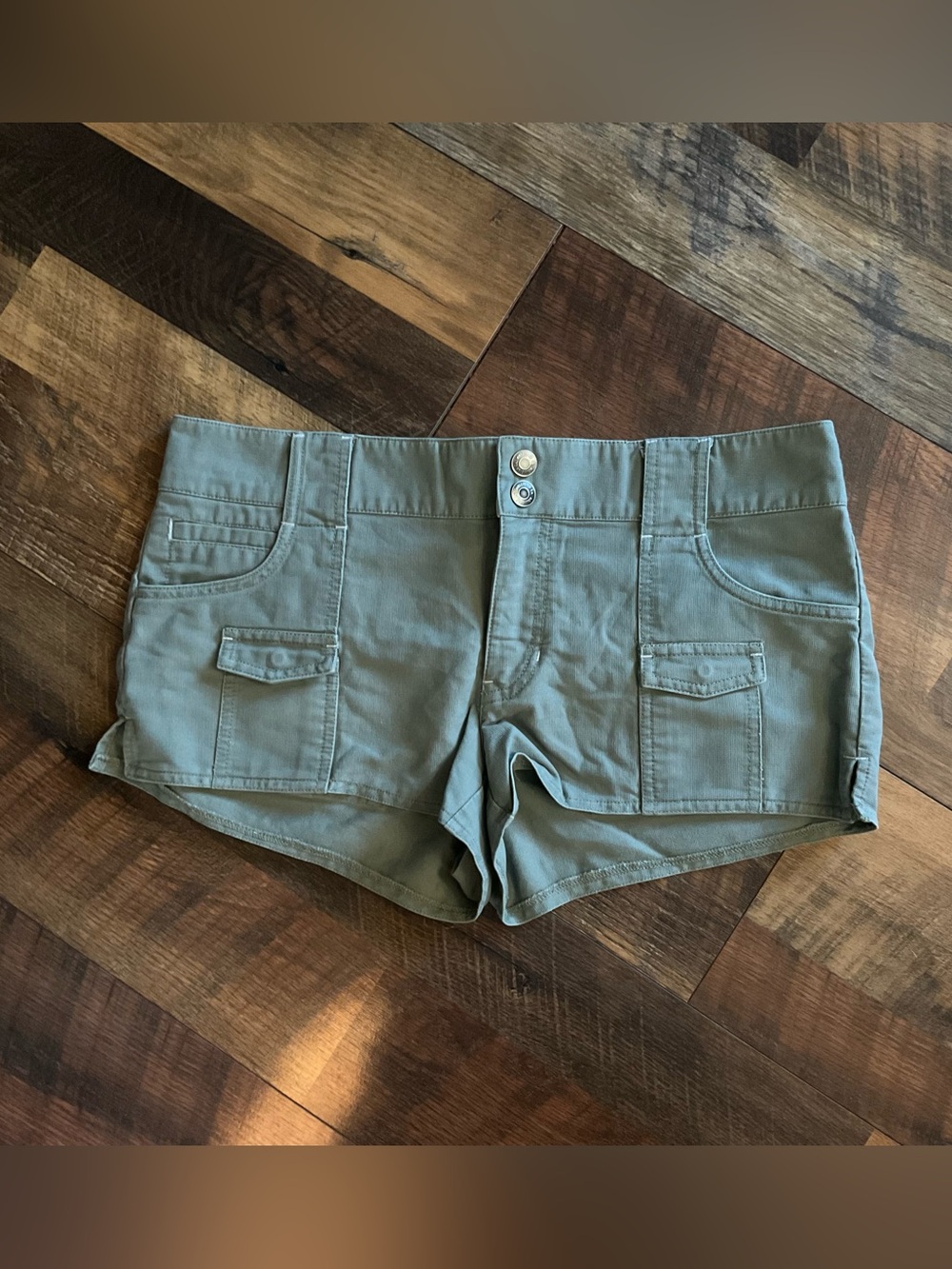 Vintage Y2K Hollister Cargo Short Shorts 11